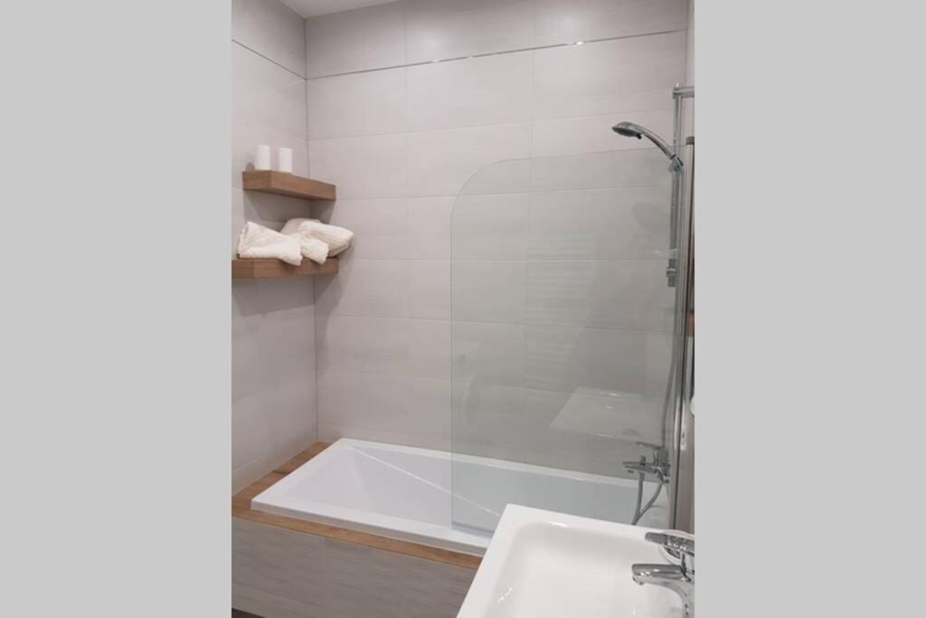 Komfortowy Nowoczesny Apartament Kustronia Z Garazem Balkonem Wanna Бельсько-Бяла Екстер'єр фото