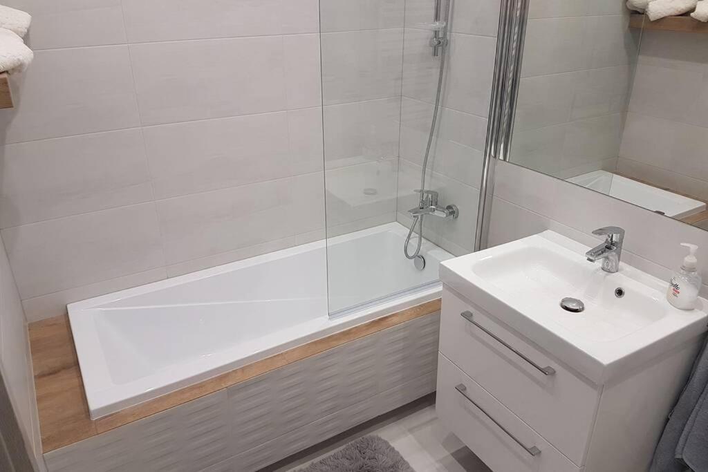 Komfortowy Nowoczesny Apartament Kustronia Z Garazem Balkonem Wanna Бельсько-Бяла Екстер'єр фото